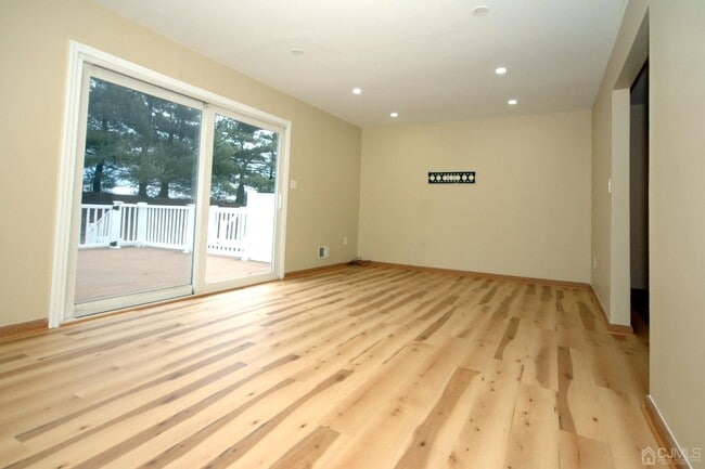 Building Photo - 17 Gardenia Ct
