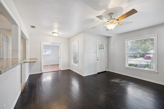 Building Photo - 10433 Cayuga Dr