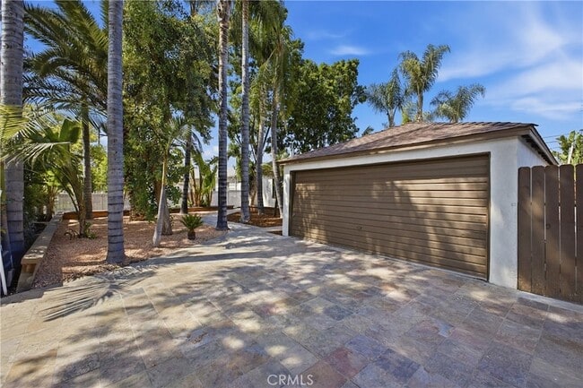Building Photo - 6845 Aura Ave