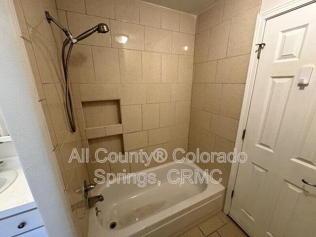 Building Photo - 5030 El Camino Dr