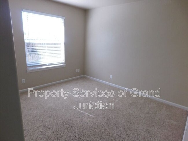 Building Photo - 1105 Alexander Ct