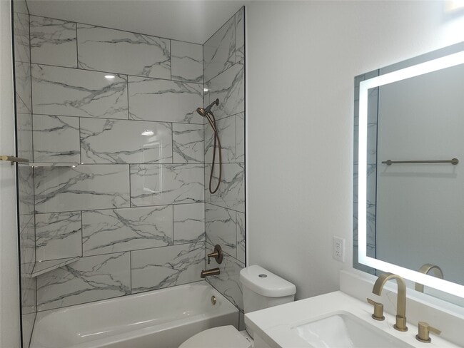 Building Photo - 6719 Roanoke St