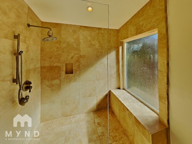 Building Photo - 990 Tera Ct