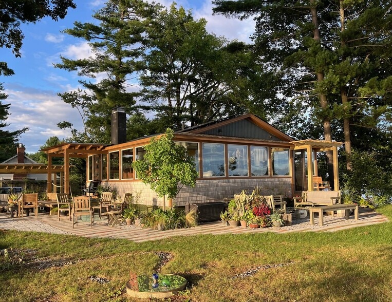 Primary Photo - 46 Rogers Pt Dr