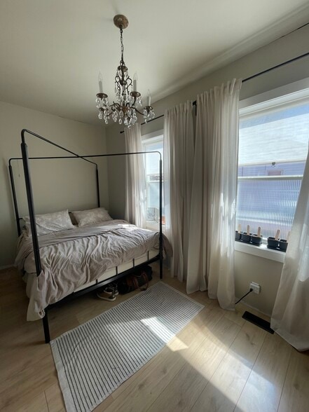 Building Photo - 419 S Mill St