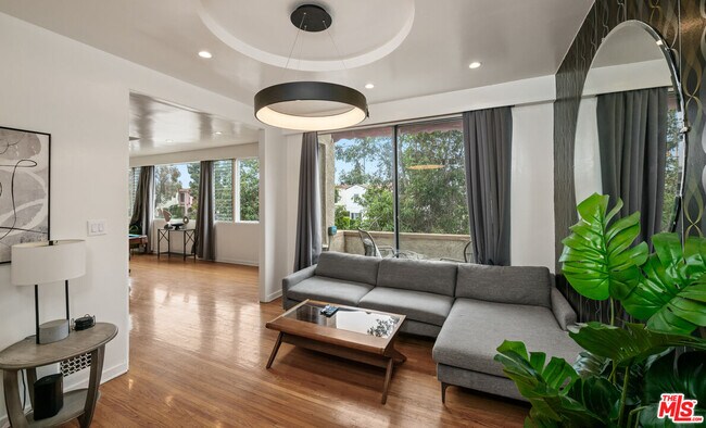 Building Photo - 6255 W Olympic Blvd