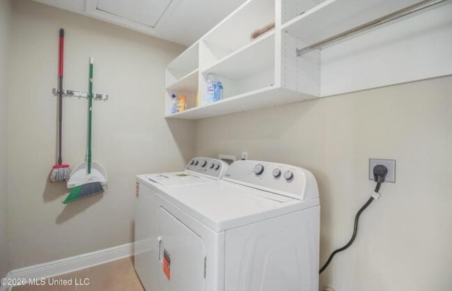 Building Photo - 3458 Riverbend Cove