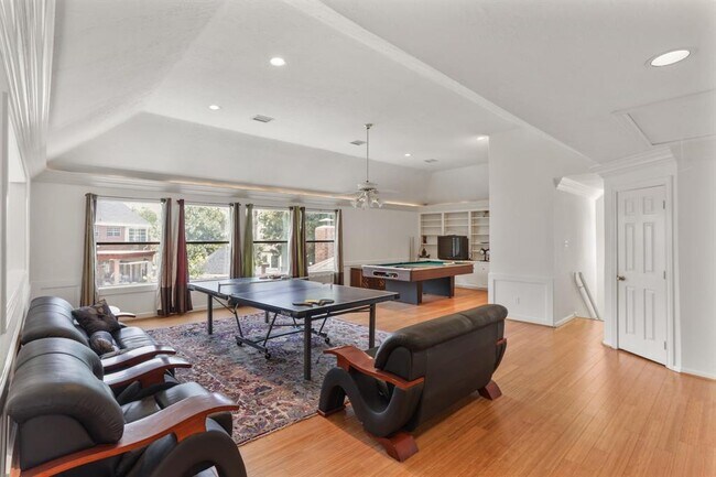 Building Photo - 1406 Kelliwood Oaks Dr