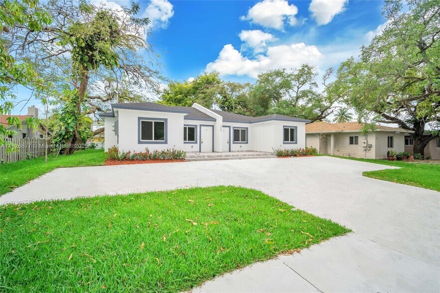 Primary Photo - 2448 NW 42nd St