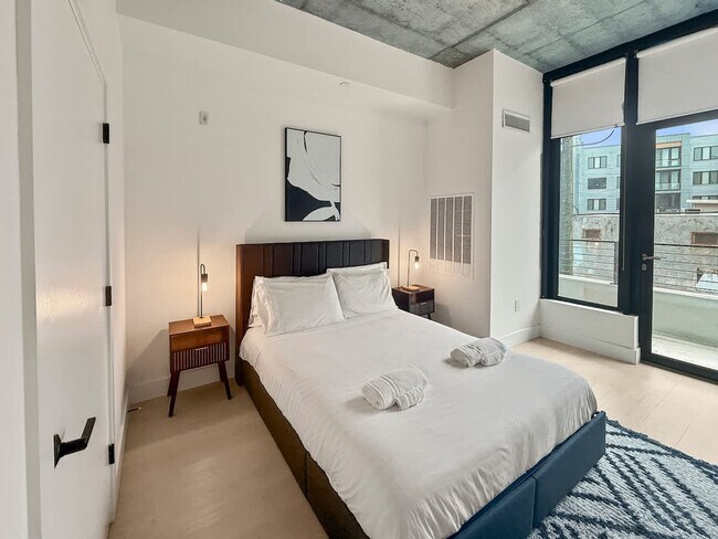 Building Photo - 1247 N 2nd St