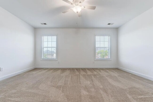Building Photo - Beautiful home in Longcreek Plantation- Heritage Forest