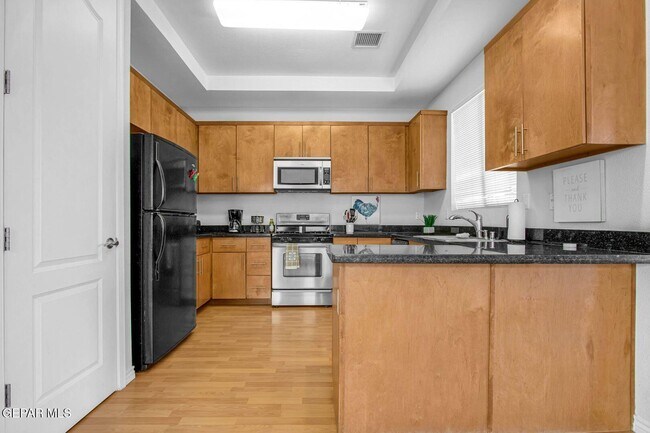 Building Photo - 5533 Ignacio Frias Dr