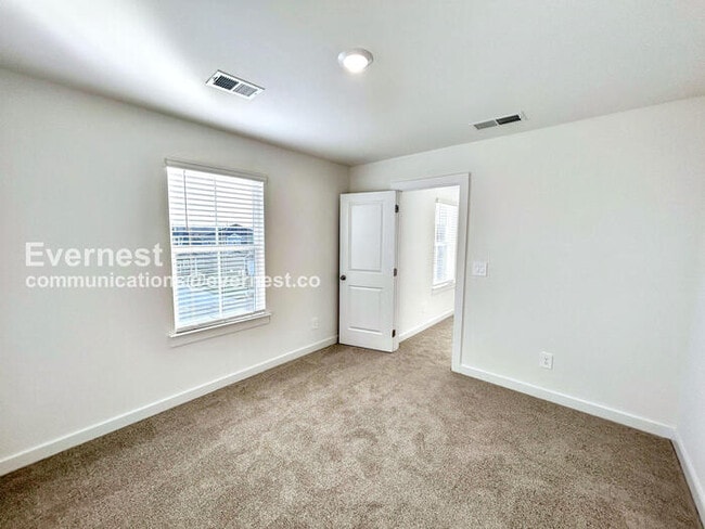 Building Photo - 649 Whitetail Ct