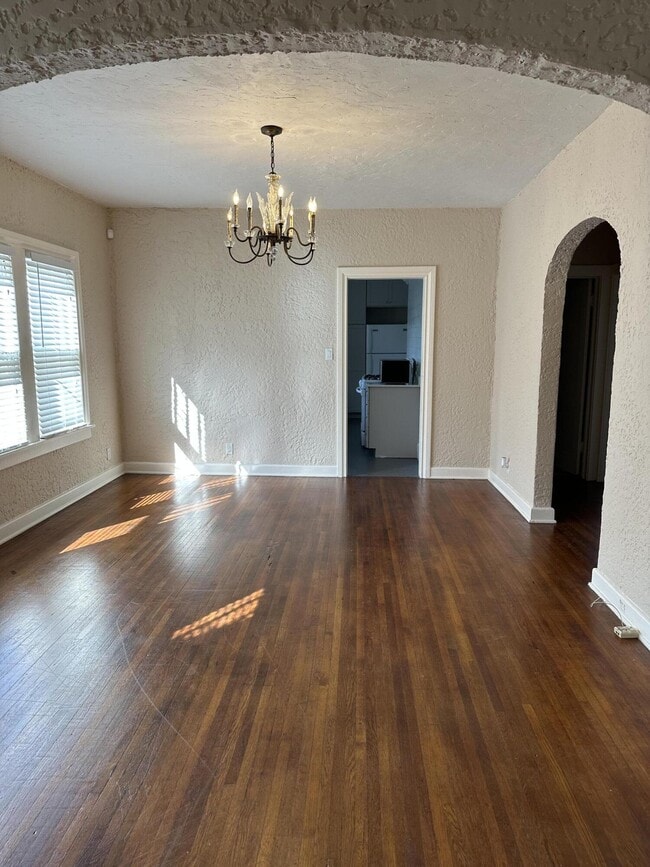 Building Photo - 229 Lakeland Dr