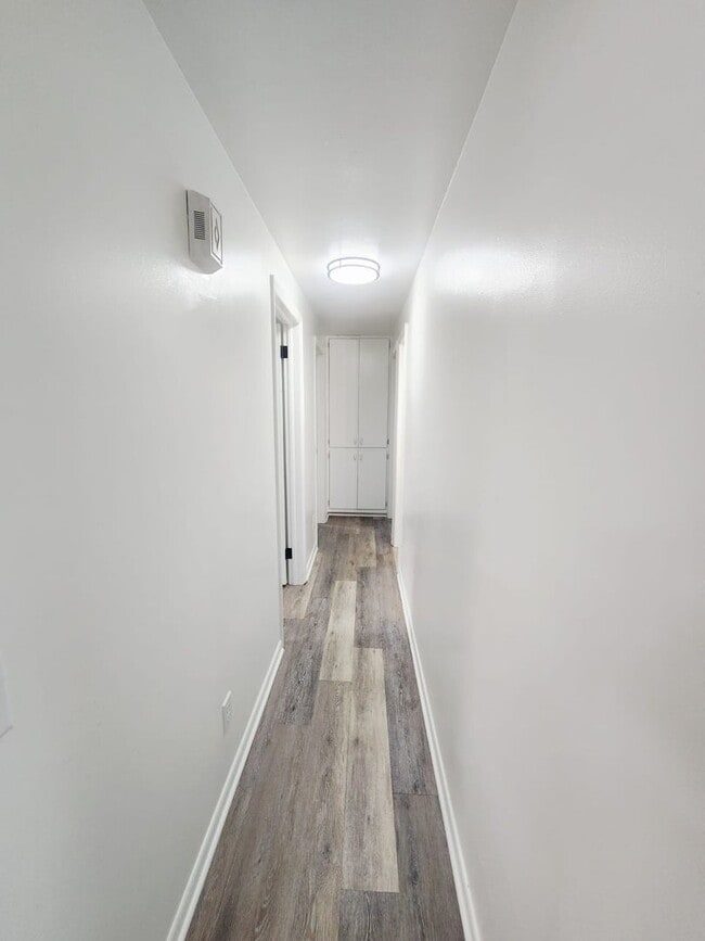 Building Photo - Fresh & Spacious 3BR/1BA – $1,395 – Move-I...