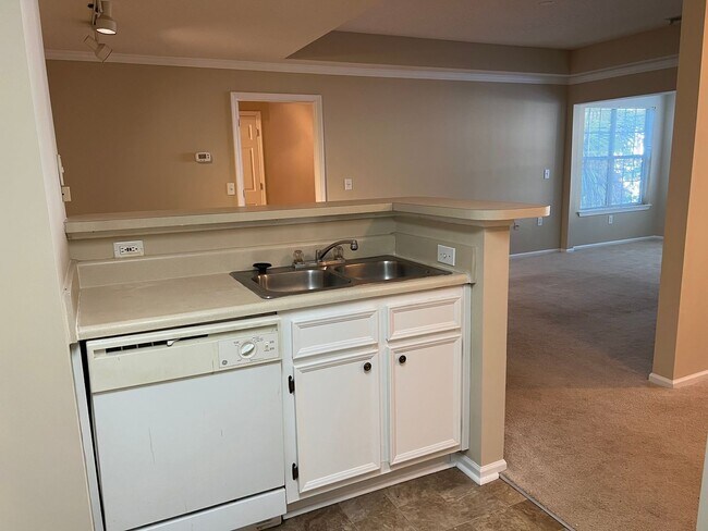 Building Photo - Two bedroom two bath second floor unit