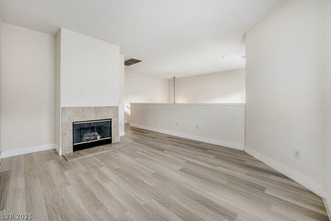 Building Photo - 10443 Alpine Edge Ave