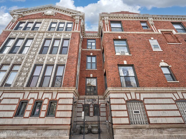 Primary Photo - 5132 S Drexel Ave