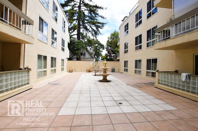 Building Photo - Bright & Spacious 1-Bedroom in Prime Oakla...