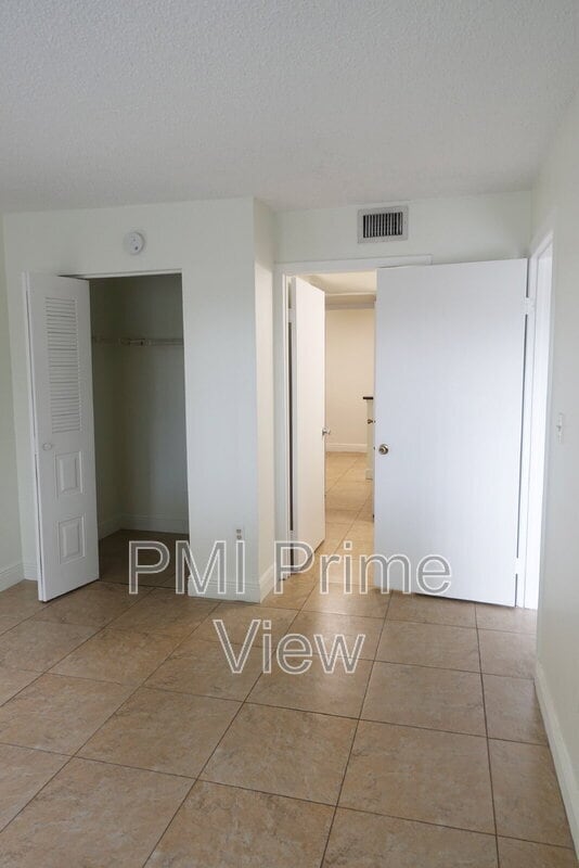 Building Photo - 15241 SW 80th St