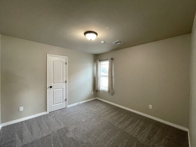 Building Photo - 3048 NW 181st St