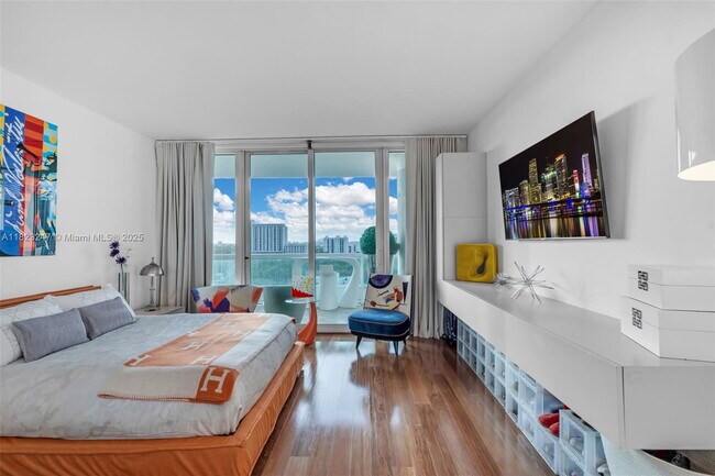 Building Photo - 1643 Brickell Ave