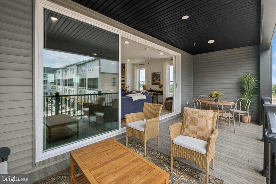 Building Photo - 14954 Deco Cir