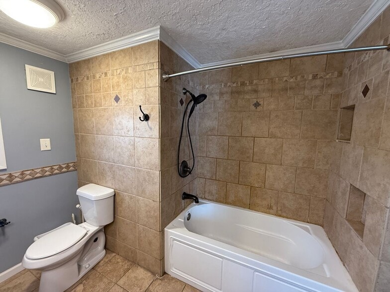 Building Photo - 7215 Shady Ln