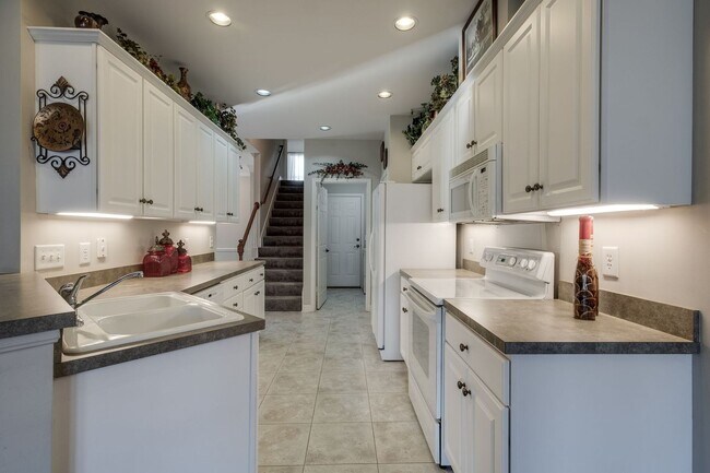 Building Photo - 218 Stoners Glen Ct