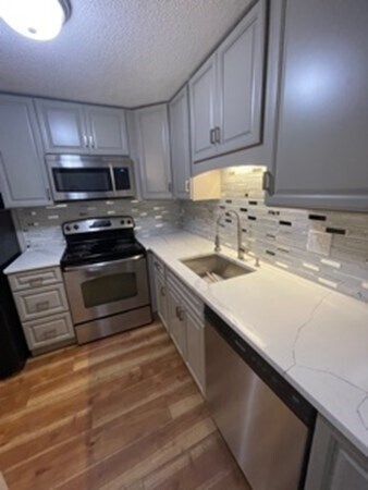 Building Photo - 10 Longworth Ave