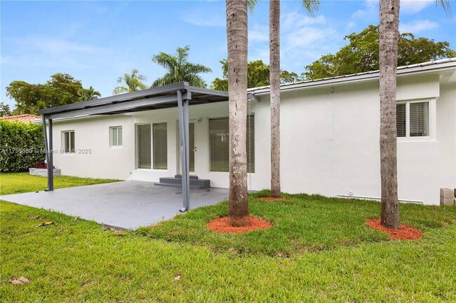 Building Photo - 439 Bargello Ave