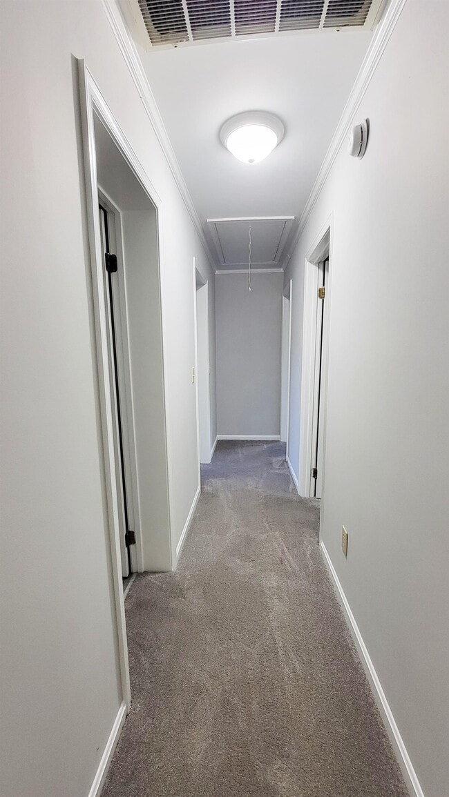 Building Photo - 830 Larch Way