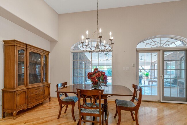 Building Photo - 8423 E Thunderbird Rd