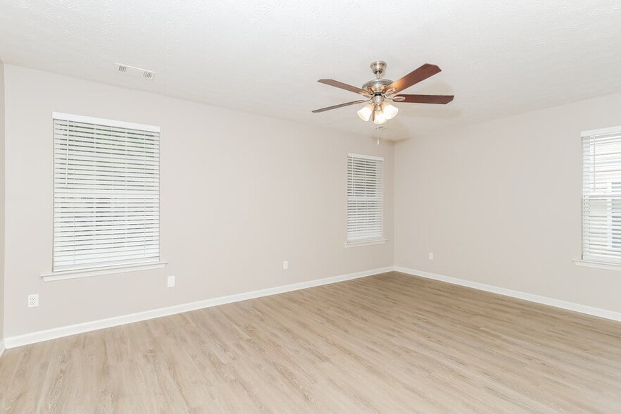 Building Photo - 5716 Sable Way