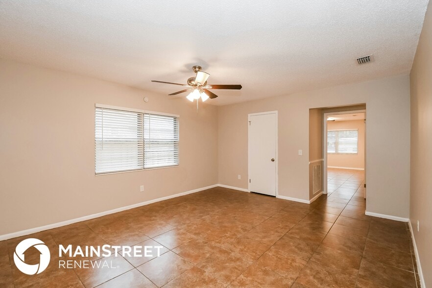 Building Photo - 9998 Bradley Rd