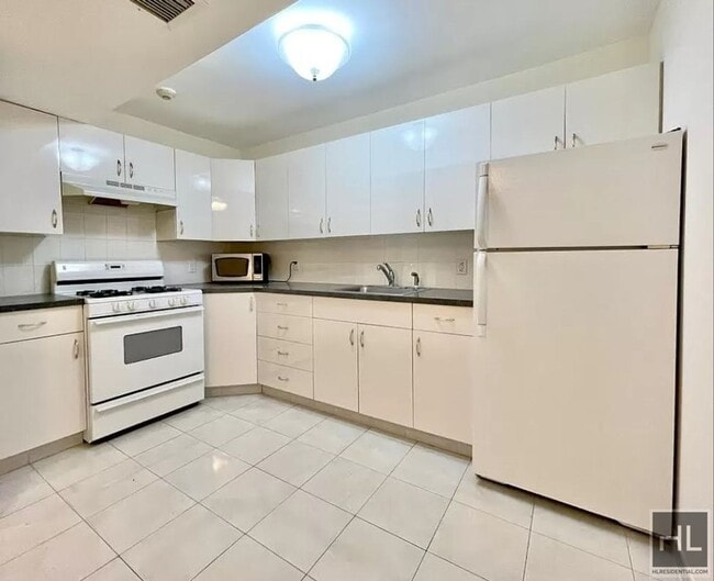 Building Photo - Middle Village 75 STREET