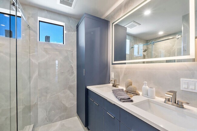 Building Photo - 99 Seaside Ave