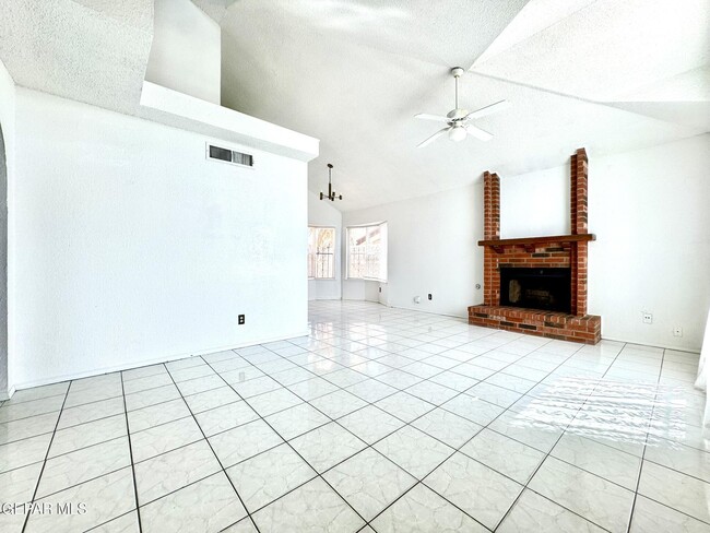 Building Photo - 2218 Seagull Dr