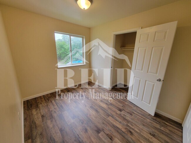 Building Photo - Centrally Located Bremerton Home With Partial View of Sinclair Inlet from Deck
