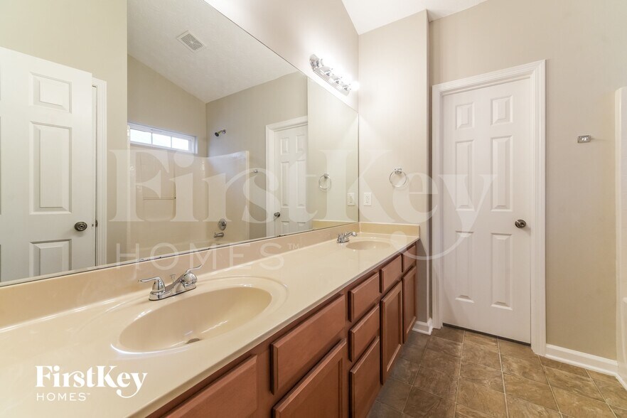 Building Photo - 276 Weatherstone Pointe Dr