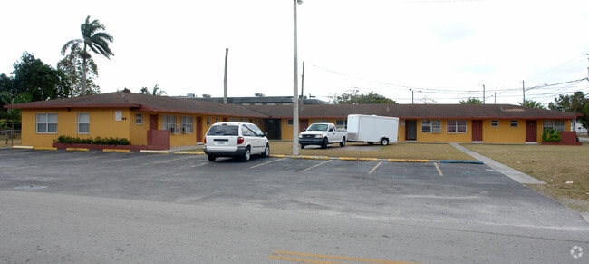 Primary Photo - 84 NW 12th St