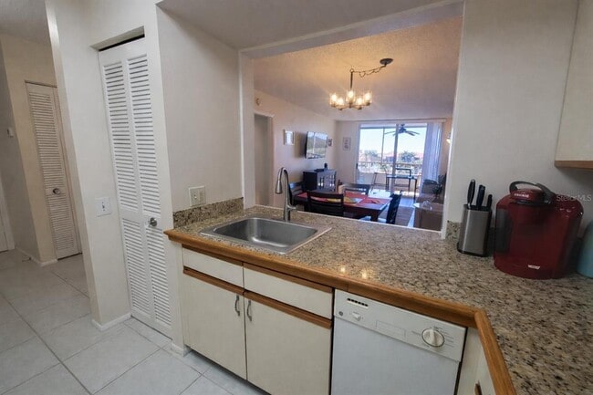 Building Photo - 2333 Feather Sound Dr