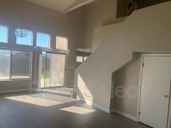 Building Photo - 4932 Chaps Ct