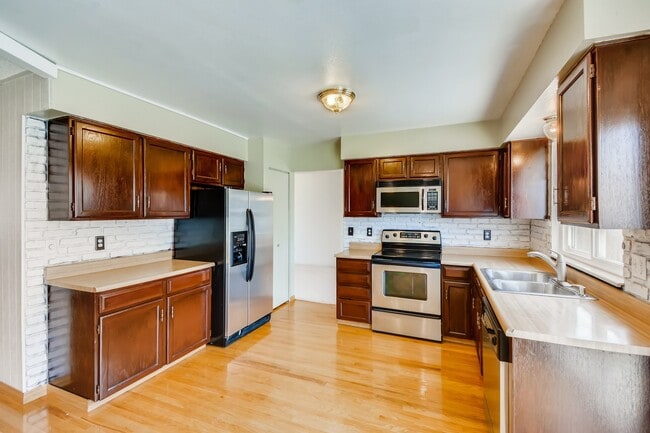 Building Photo - 121 Crawford Cir