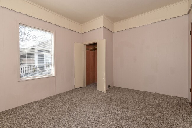 Building Photo - 3715 Eutopia St