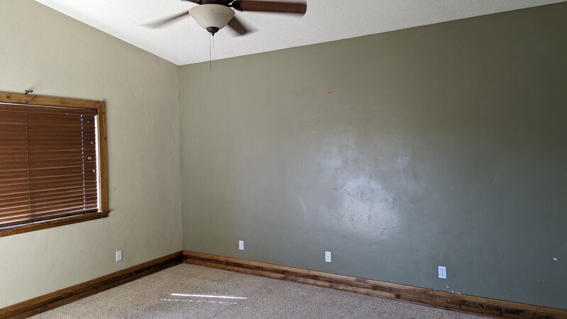 Building Photo - 695 Crystal Dr