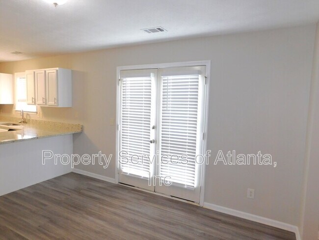 Building Photo - 6431 Shadow Ct