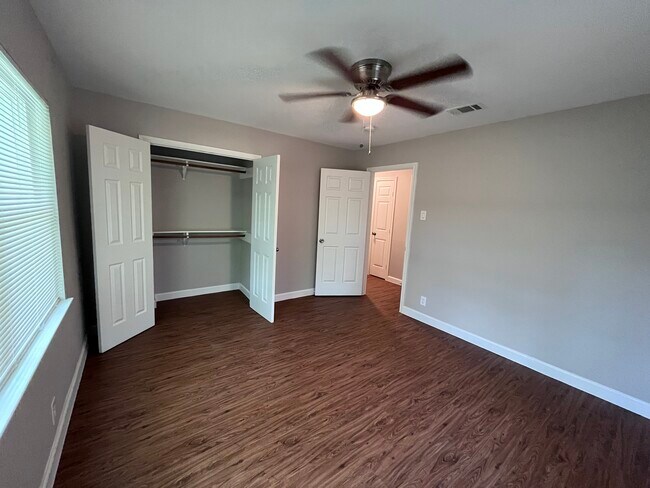 Building Photo - 3633 Thistle St