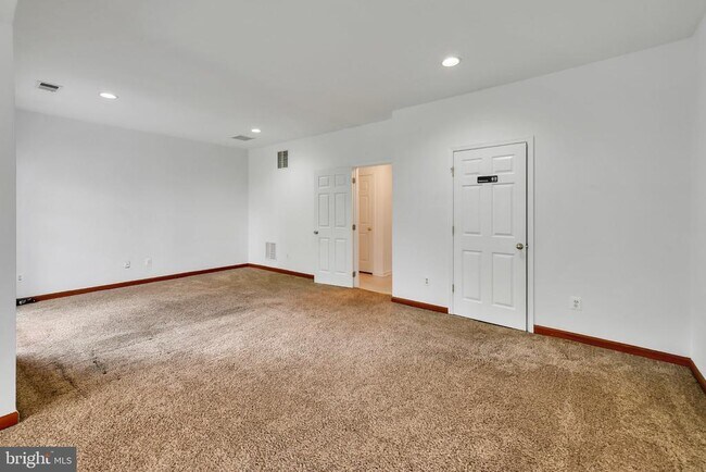 Building Photo - 42704 Sandman Terrace