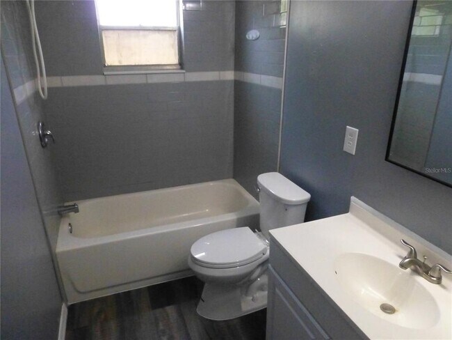 Building Photo - 197 Highland Rd